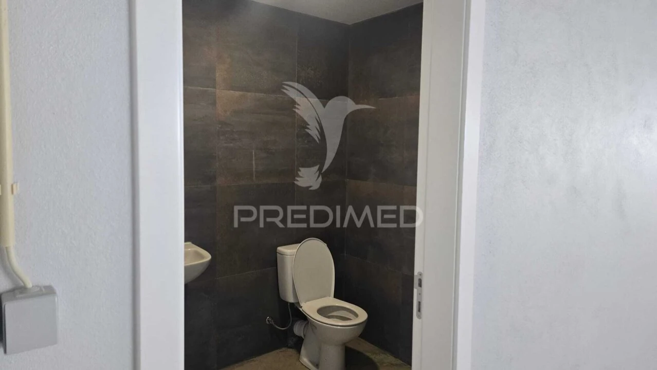 Armazém para Arrendamento em Portimão Foto 6