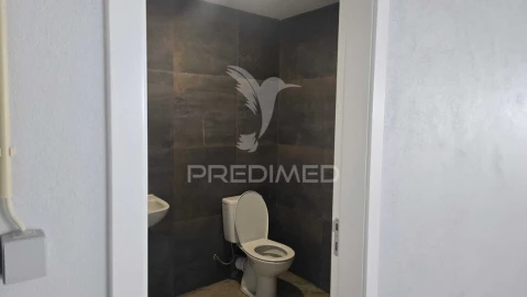 Armazém para Arrendamento em Portimão