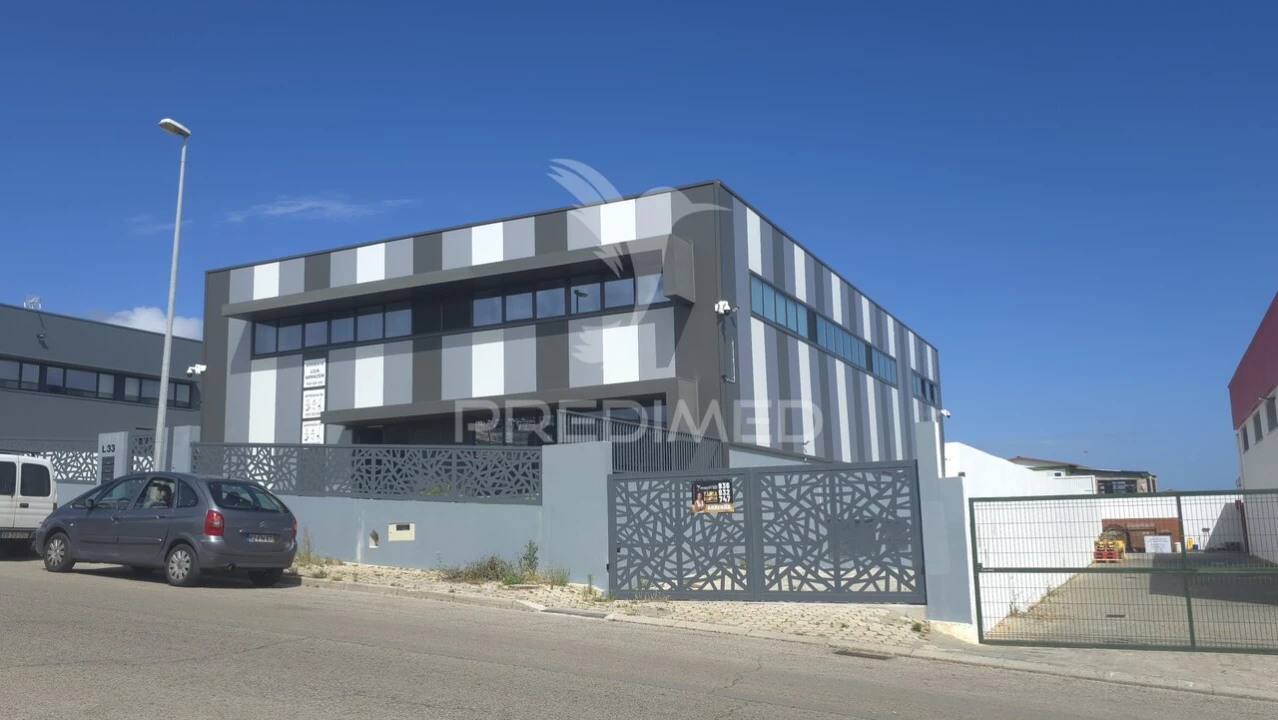 Armazém para Arrendamento em Portimão Foto 1
