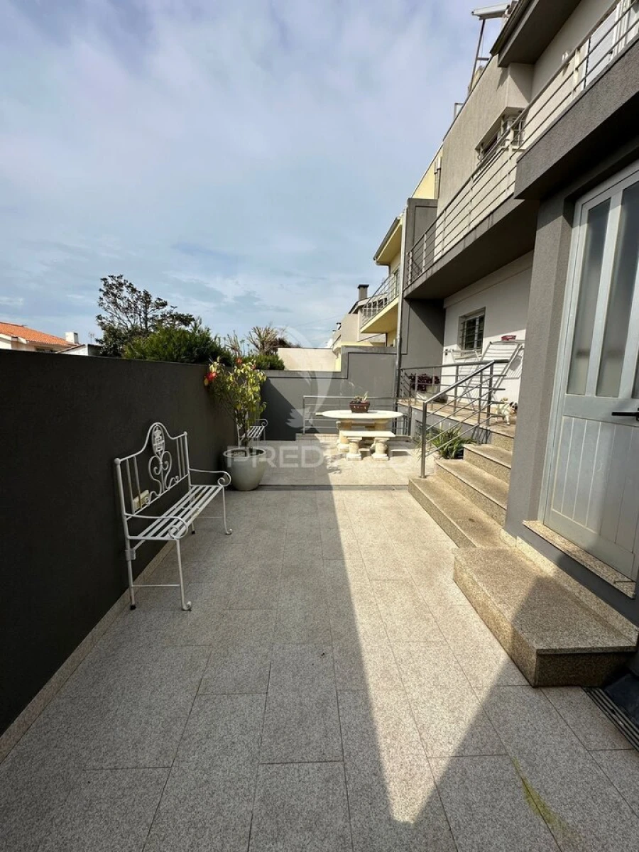 Moradia T3 para Venda em Mindelo Foto 27