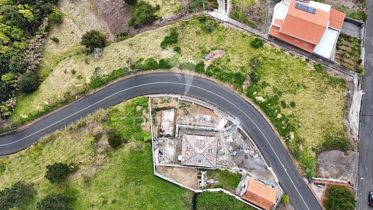 Terreno para Venda em Estreito da Calheta Foto 9