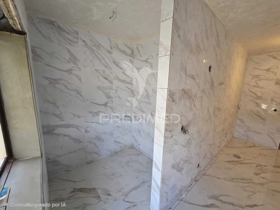 Apartamento T2 para Venda em Vilar de Andorinho Foto 5