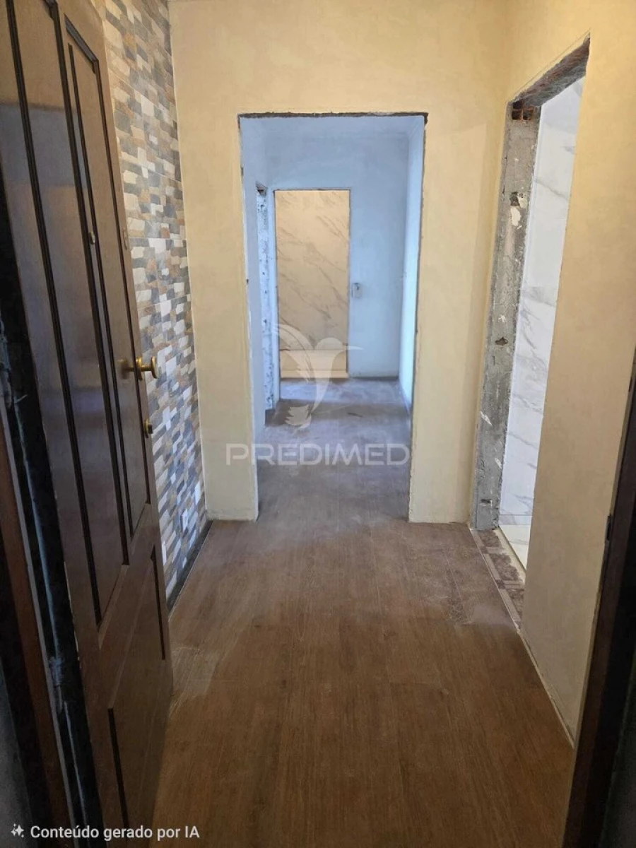 Apartamento T2 para Venda em Vilar de Andorinho Foto 3