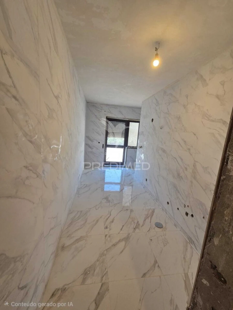 Apartamento T2 para Venda em Vilar de Andorinho Foto 4