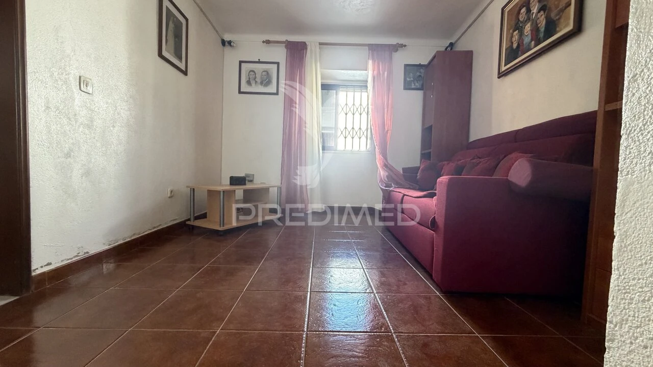 Moradia T2 para Venda em Santiago Maior Foto 5