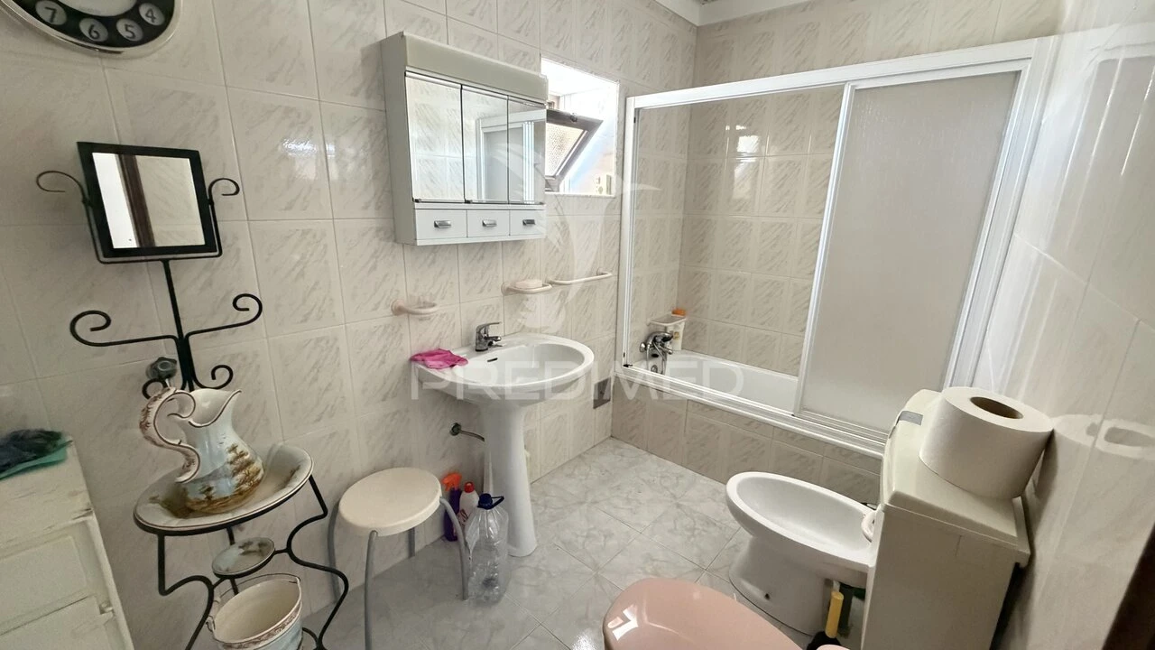 Moradia T2 para Venda em Santiago Maior Foto 10