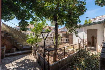 Moradia T5 para Venda em Santo Antonio dos Olivais