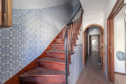 Moradia T5 para Venda em Santo Antonio dos Olivais