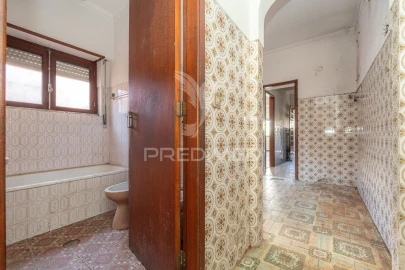 Moradia T5 para Venda em Santo Antonio dos Olivais