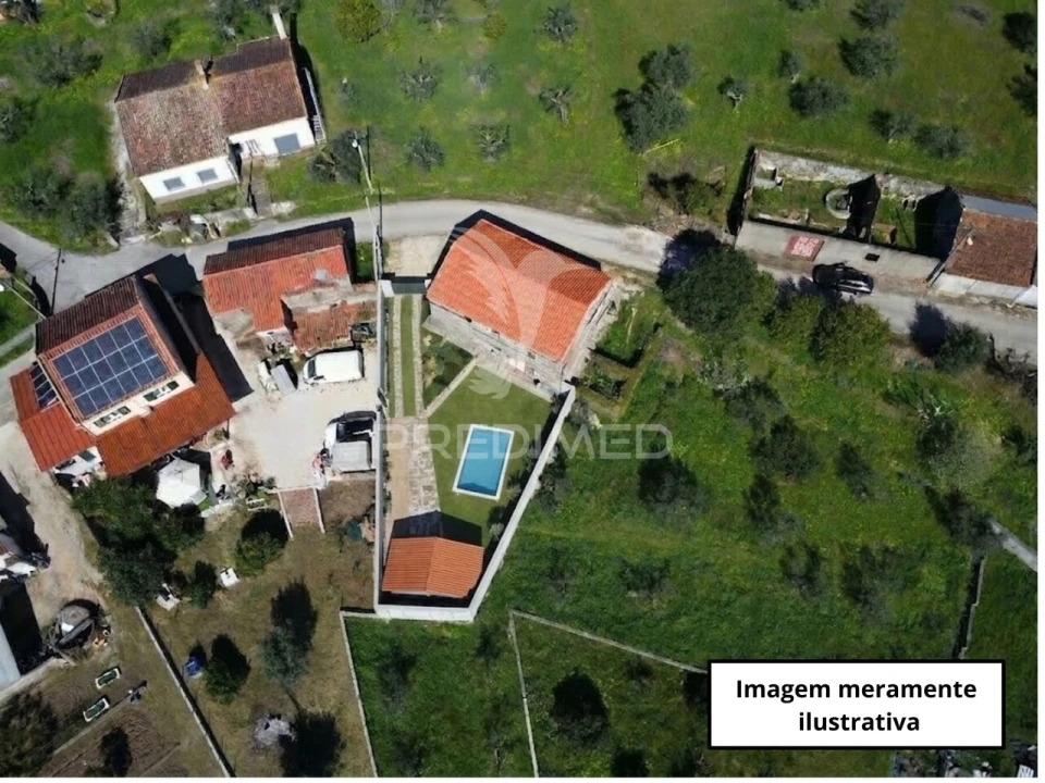 Moradia T3 para Venda em Olalhas Foto 1