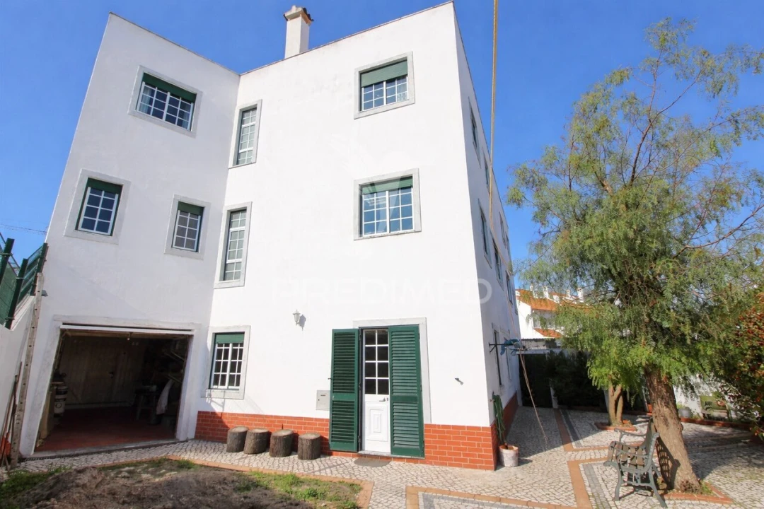 Moradia T5 para Venda em Alcochete Foto 3