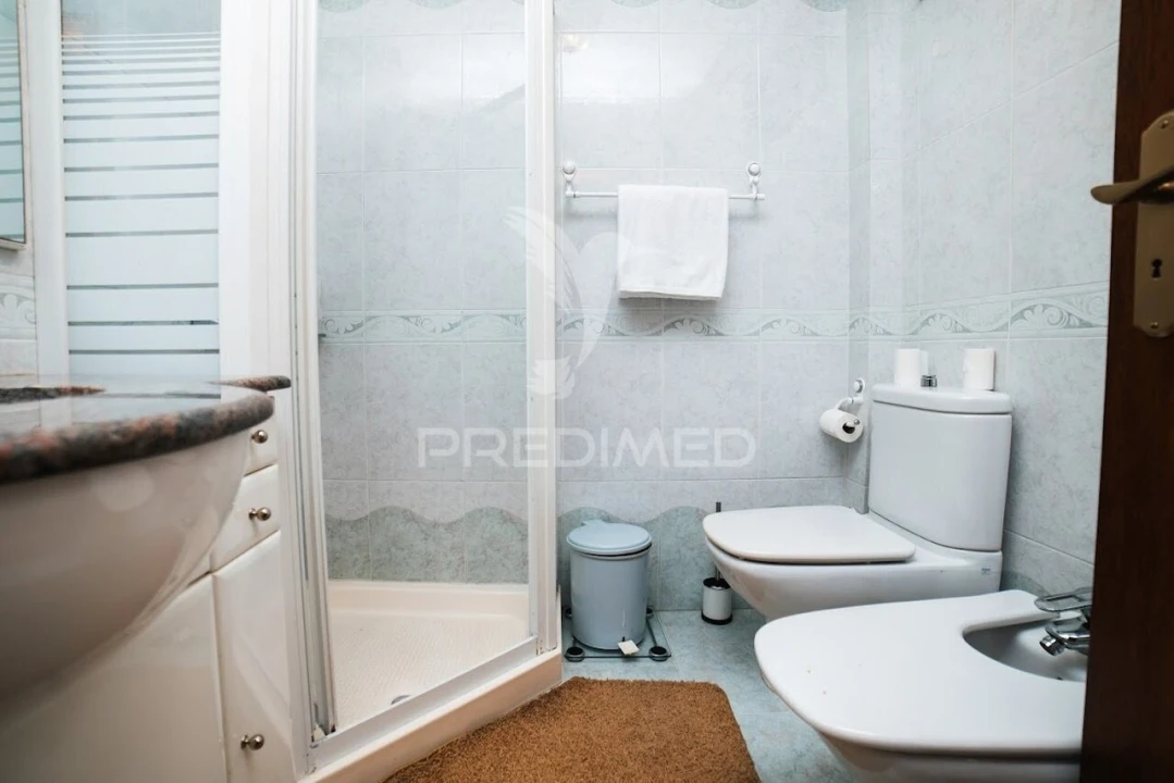 Moradia T5 para Venda em Lama Foto 24