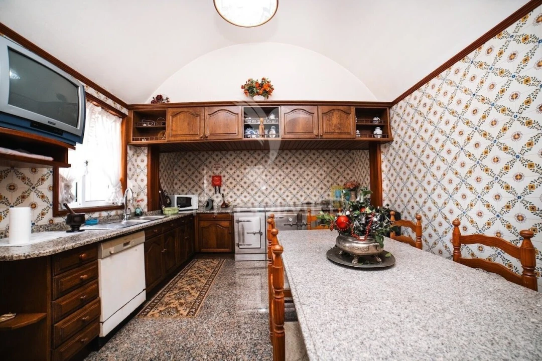 Moradia T5 para Venda em Lama Foto 11