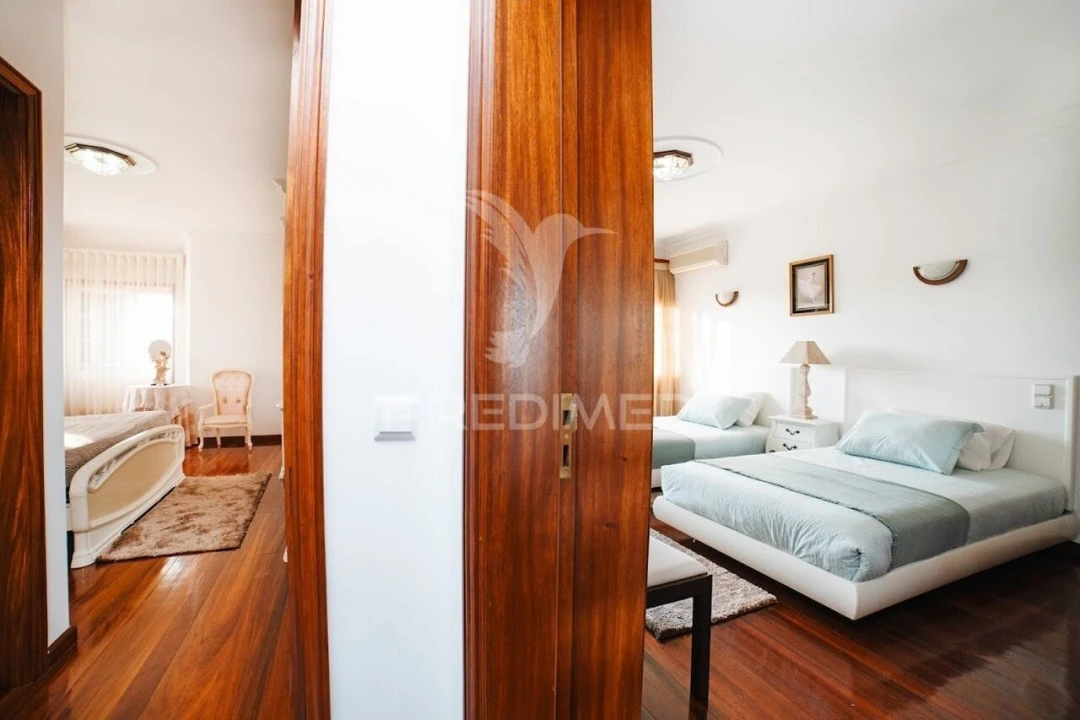 Moradia T5 para Venda em Lama Foto 23