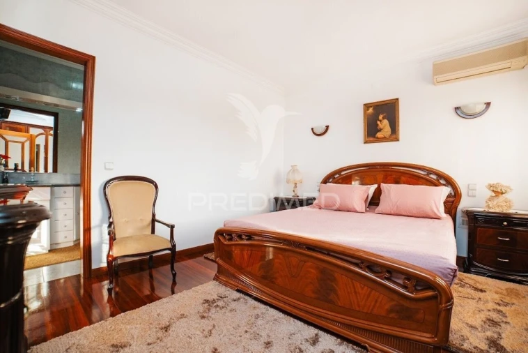 Moradia T5 para Venda em Lama Foto 19