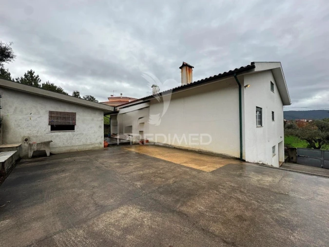 Moradia T3 para Venda em Serpins Foto 4