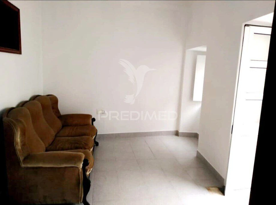 Moradia T4 para Venda em Alcains Foto 2