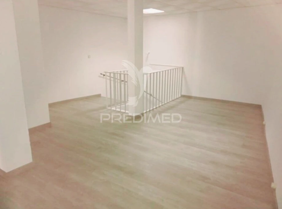 Moradia T4 para Venda em Alcains Foto 10