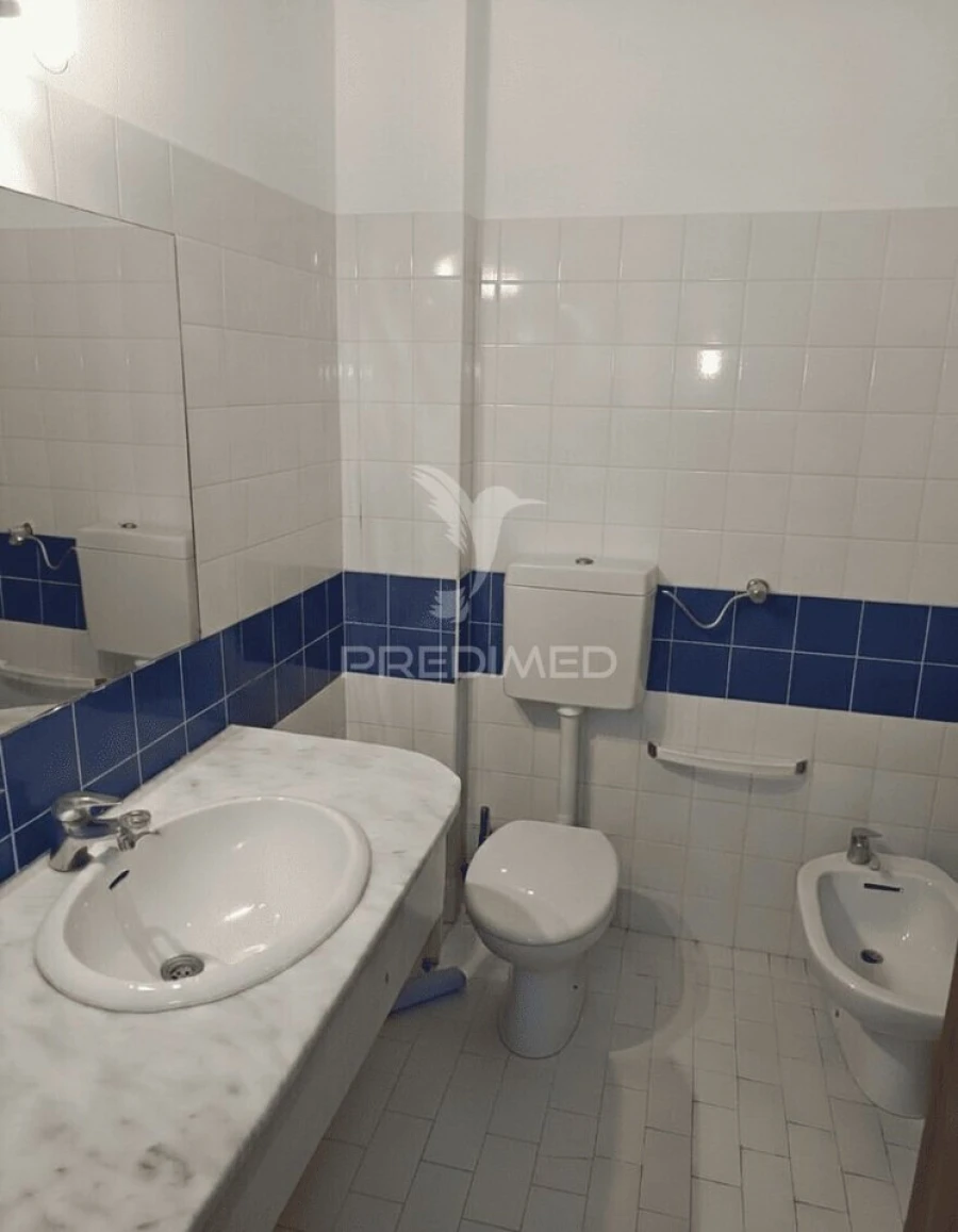 Apartamento T1 para Venda em Quarteira Foto 8