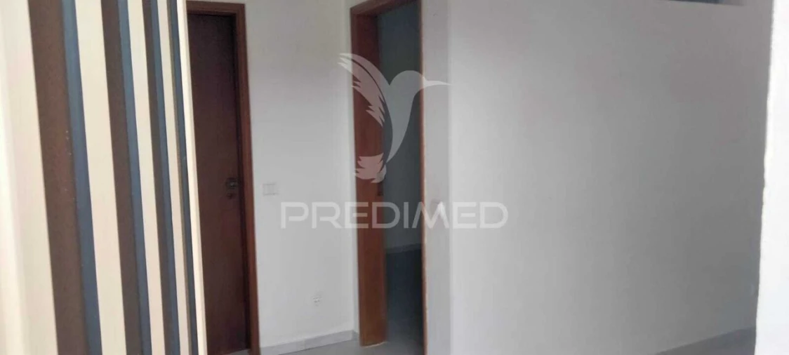 Apartamento T1 para Venda em São Bartolomeu de Messines Foto 6