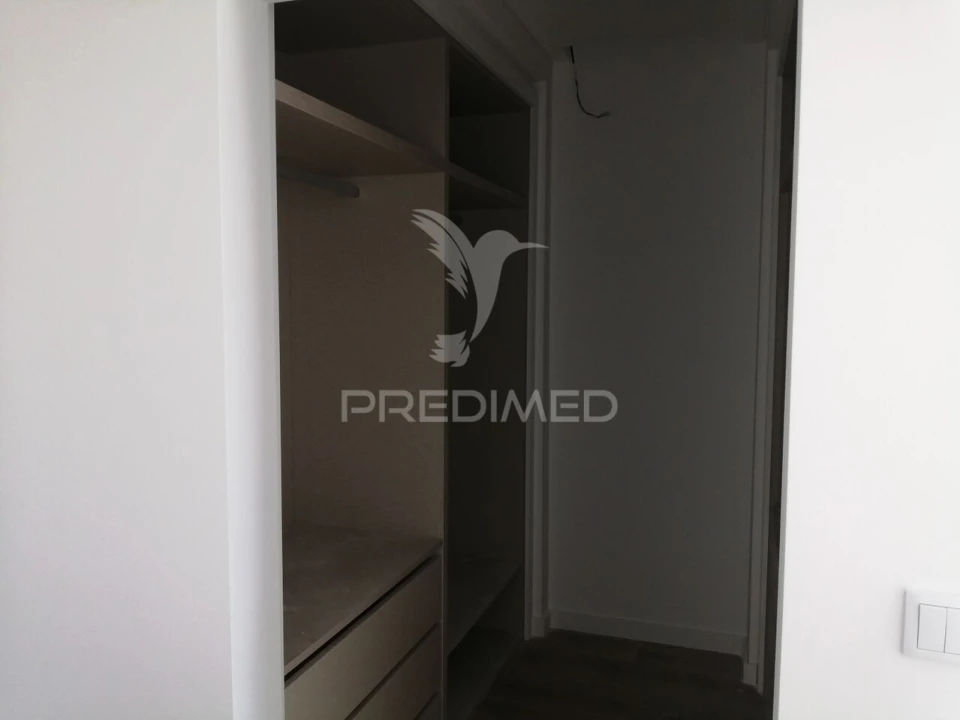 Moradia T4 para Venda em Corroios Foto 10