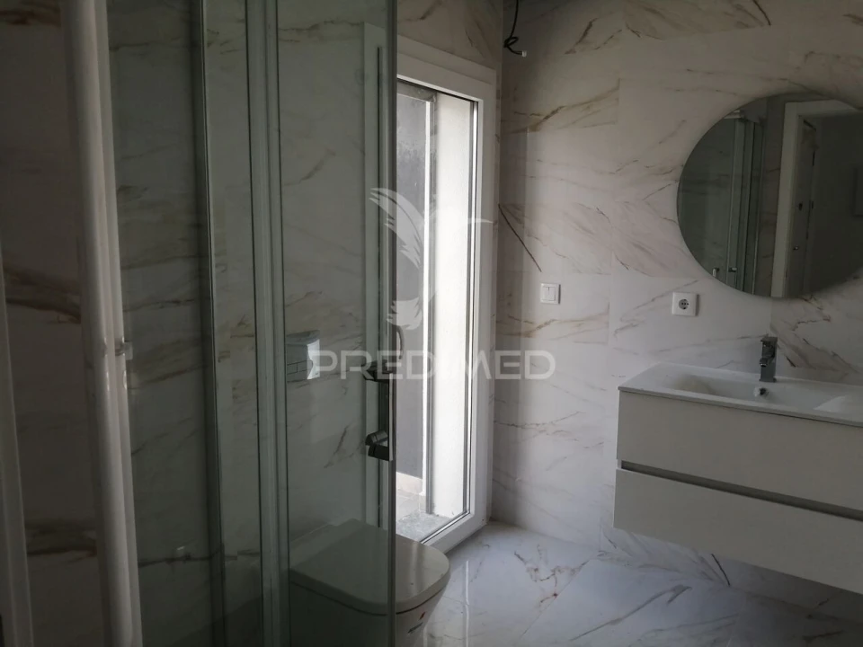 Moradia T4 para Venda em Corroios Foto 11