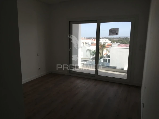 Moradia T4 para Venda em Corroios Foto 15