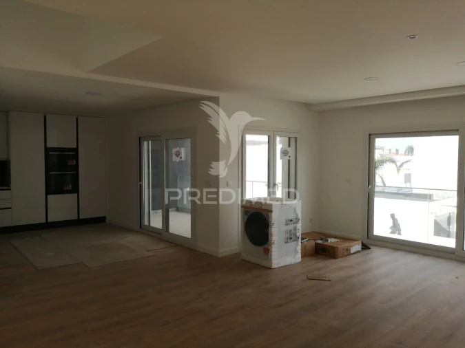 Moradia T4 para Venda em Corroios Foto 4