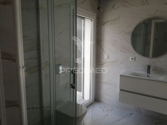 Moradia T4 para Venda em Corroios Foto 11