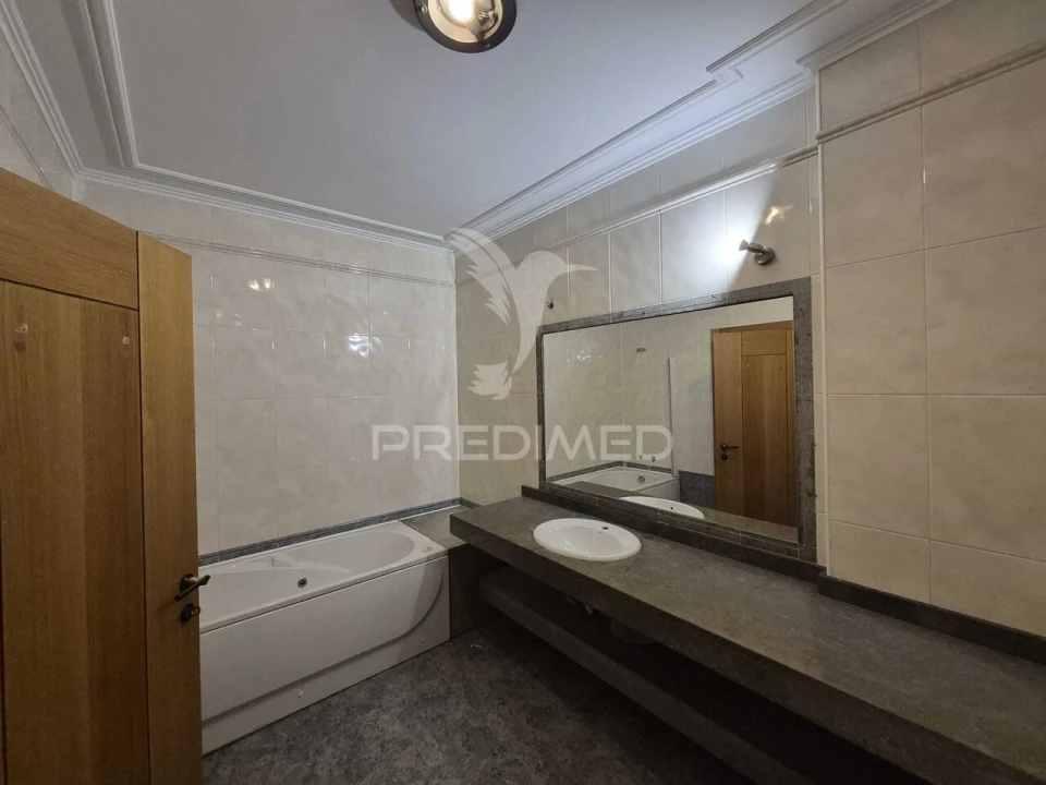 Apartamento T2 para Venda em Vila Franca de Xira Foto 16