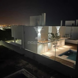 Moradia T4 para Venda em Albufeira e Olhos de Água
