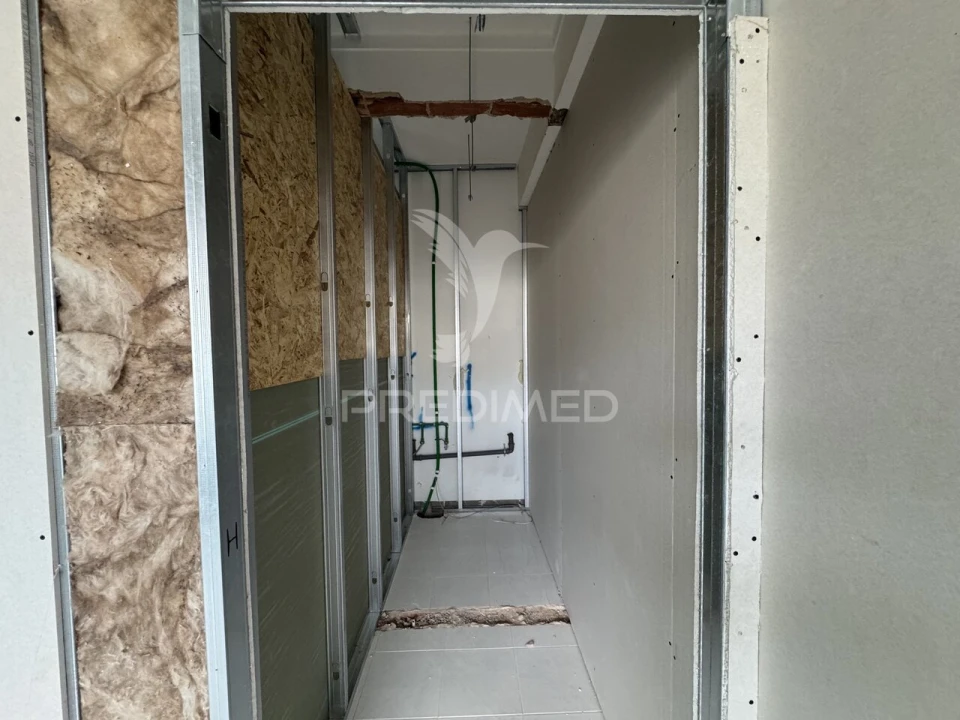 Apartamento T1 para Venda em Minde Foto 11