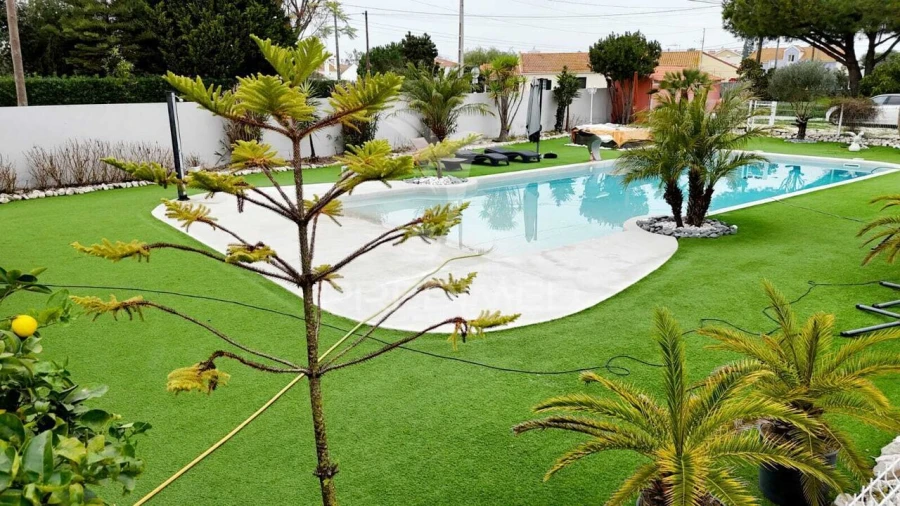 Moradia T6 para Venda em Samora Correia Foto 16