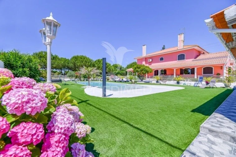 Moradia T6 para Venda em Samora Correia