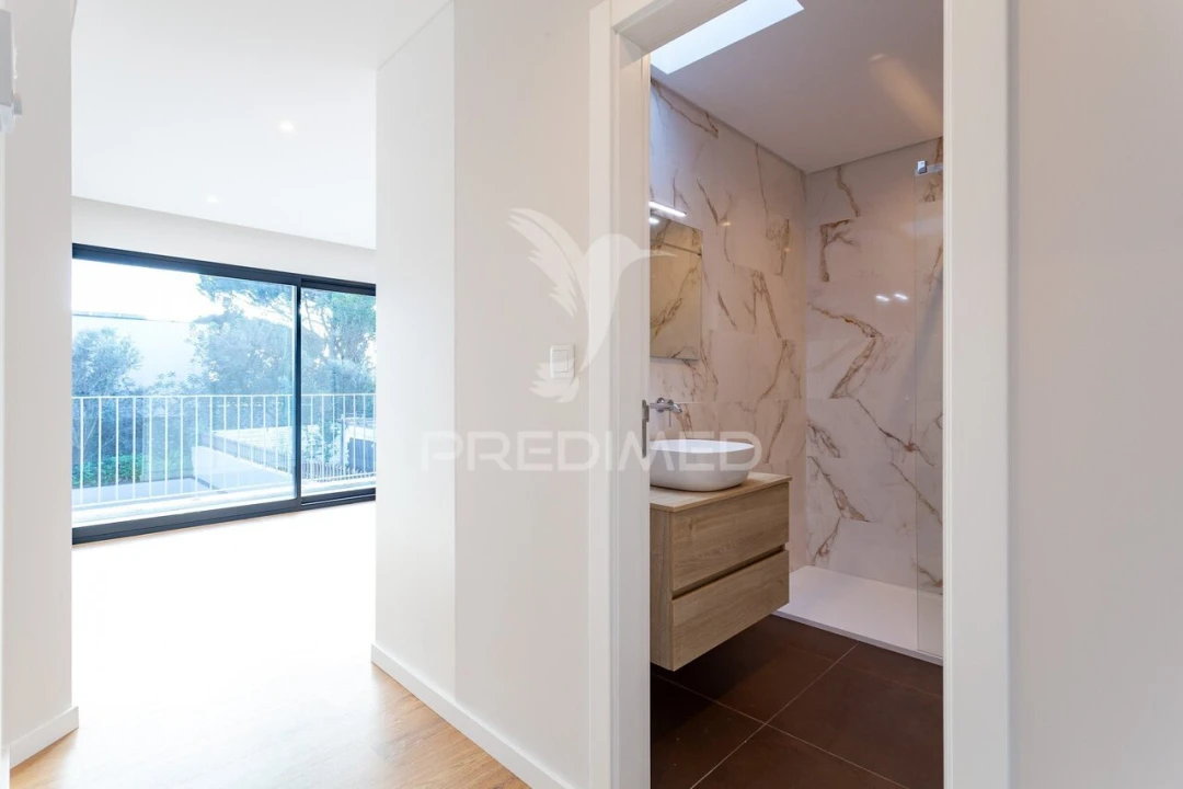 Moradia T3 para Venda em Barcarena Foto 4