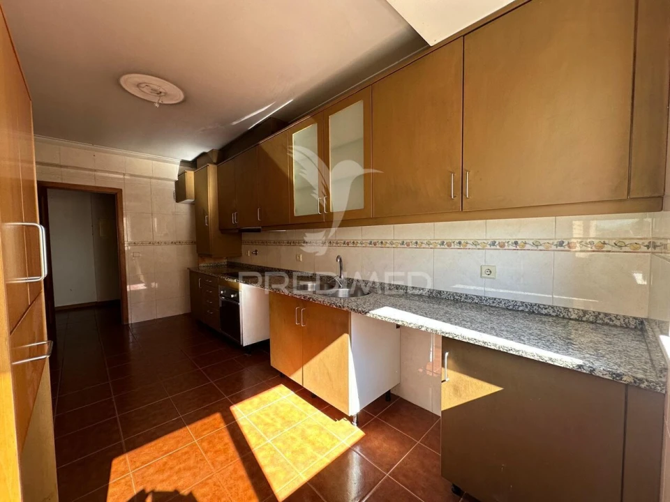 Apartamento T2 para Venda em Vila Verde e Barbudo Foto 5