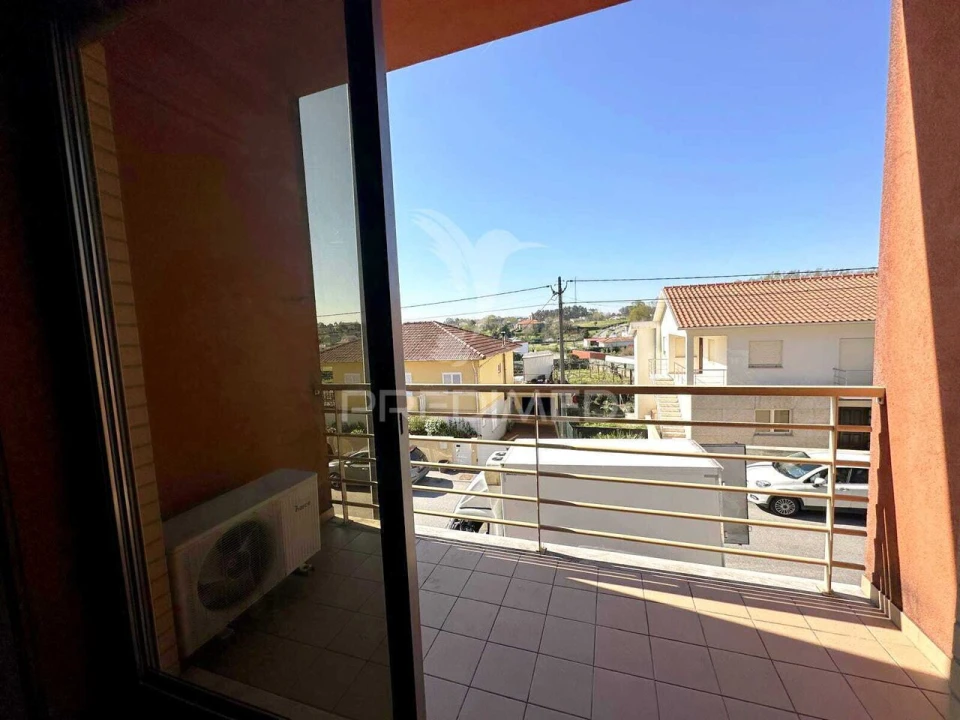 Apartamento T2 para Venda em Vila Verde e Barbudo Foto 17