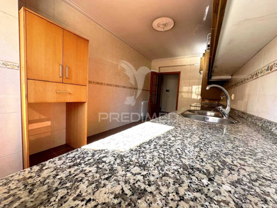 Apartamento T2 para Venda em Vila Verde e Barbudo Foto 6