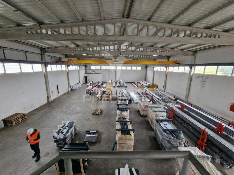 Armazém para Arrendamento em Quinchães Foto 13