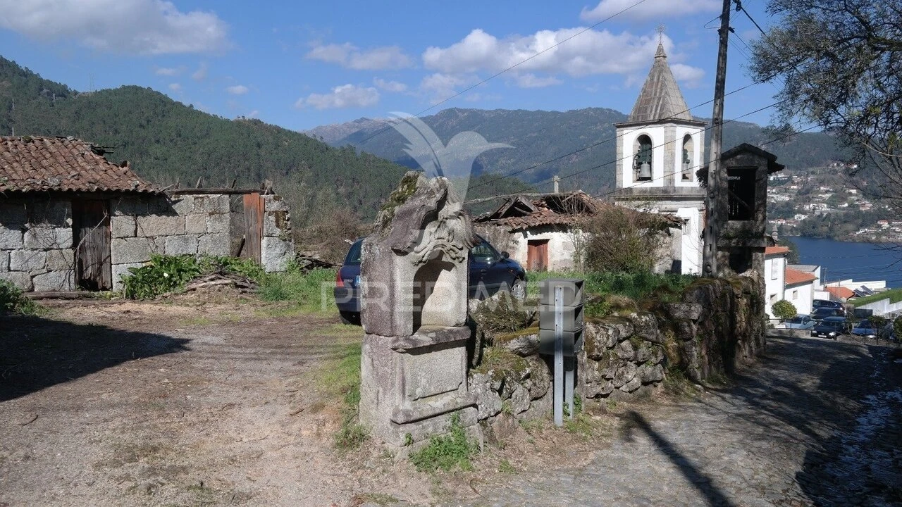 Moradia T4 para Venda em Rio Caldo Foto 13