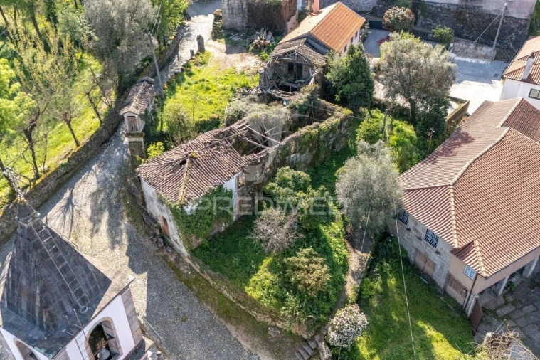 Moradia T4 para Venda em Rio Caldo Foto 24