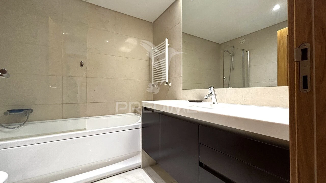 Apartamento T5 para Venda em São Domingos de Benfica Foto 31