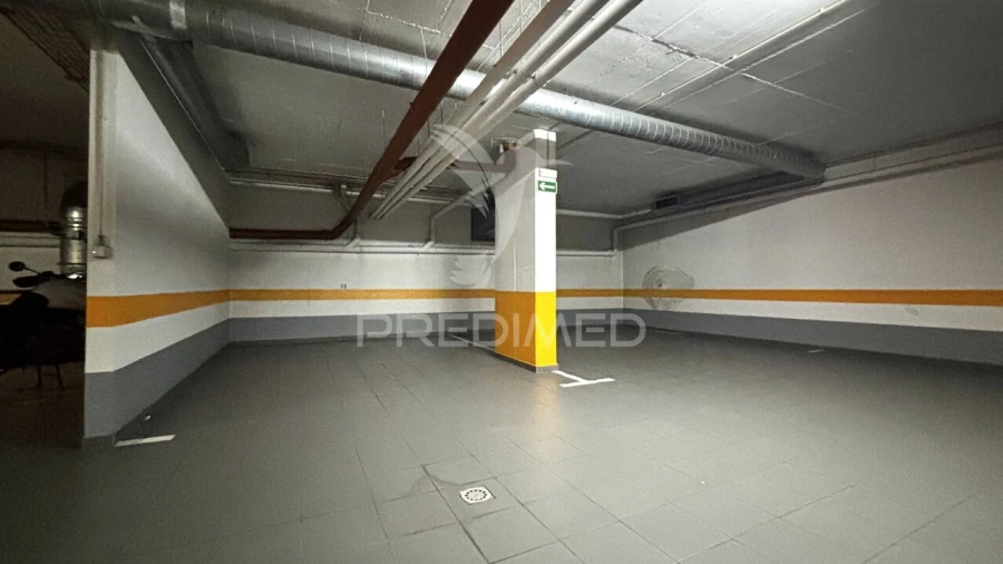 Apartamento T5 para Venda em São Domingos de Benfica Foto 38