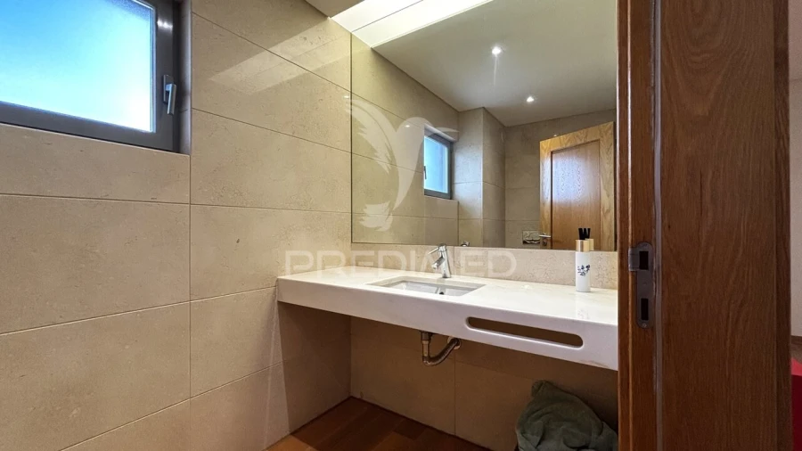 Apartamento T5 para Venda em São Domingos de Benfica Foto 12