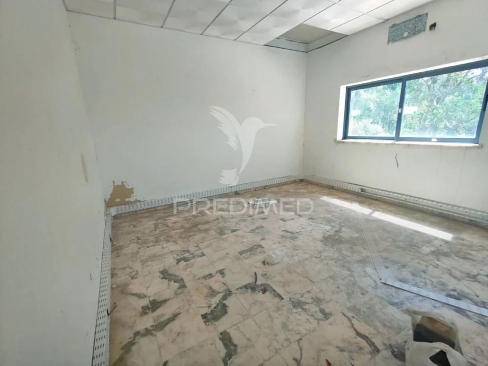 Armazém para Arrendamento em Minde Foto 22