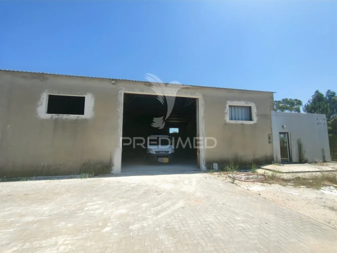 Armazém para Arrendamento em Minde Foto 6