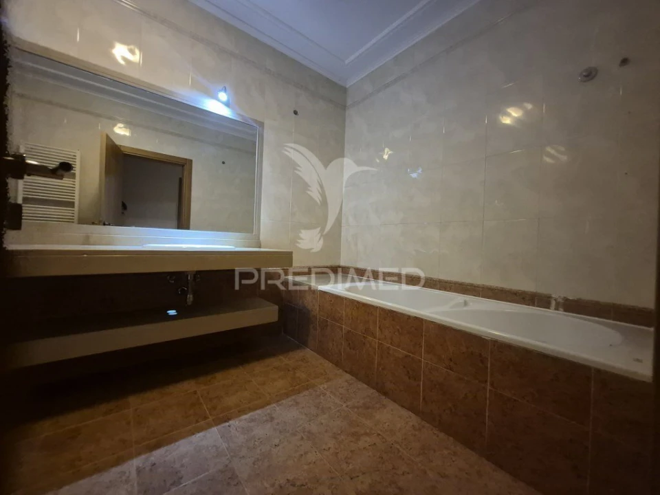 Apartamento T2 para Venda em Vila Franca de Xira Foto 17