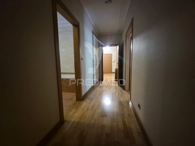 Apartamento T2 para Venda em Vila Franca de Xira Foto 6