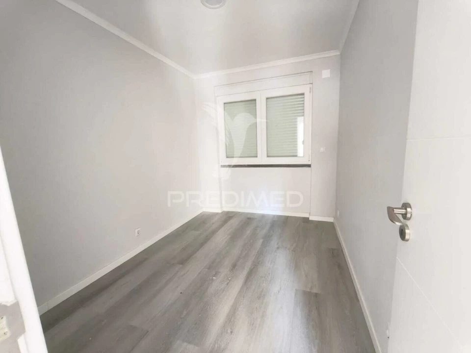 Apartamento T2 para Venda em Benfica Foto 12