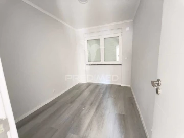 Apartamento T2 para Venda em Benfica
